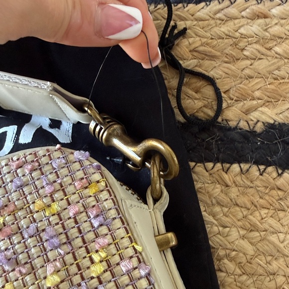 Kurt Geiger SMALL KENSINGTON CAMERA BAG NWOT - Picture 7 of 8